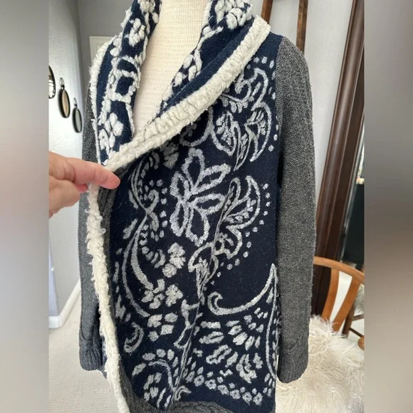 Anthropologie sleeping in snow cardigan, size large - Picture 3 of 17